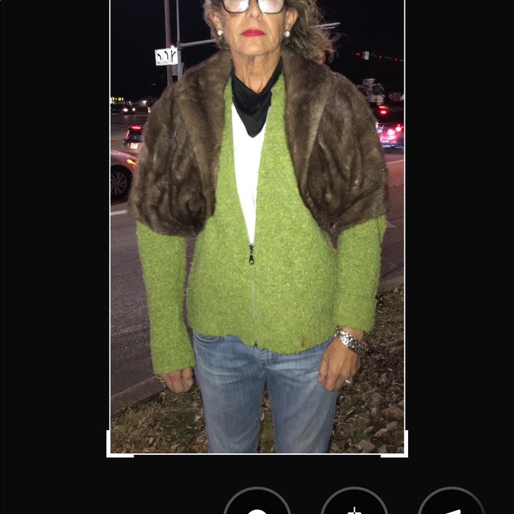 Mink Caplet - Picture 2 of 7